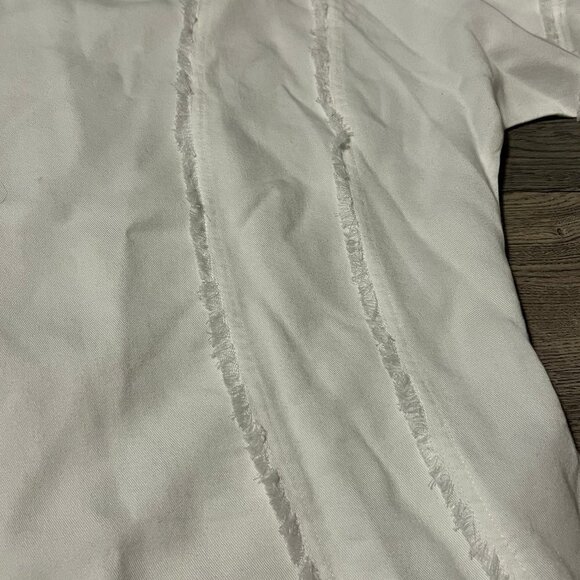 NWT Multiples white frayed edge top with roll short sleeves.  Size med. - Picture 4 of 8